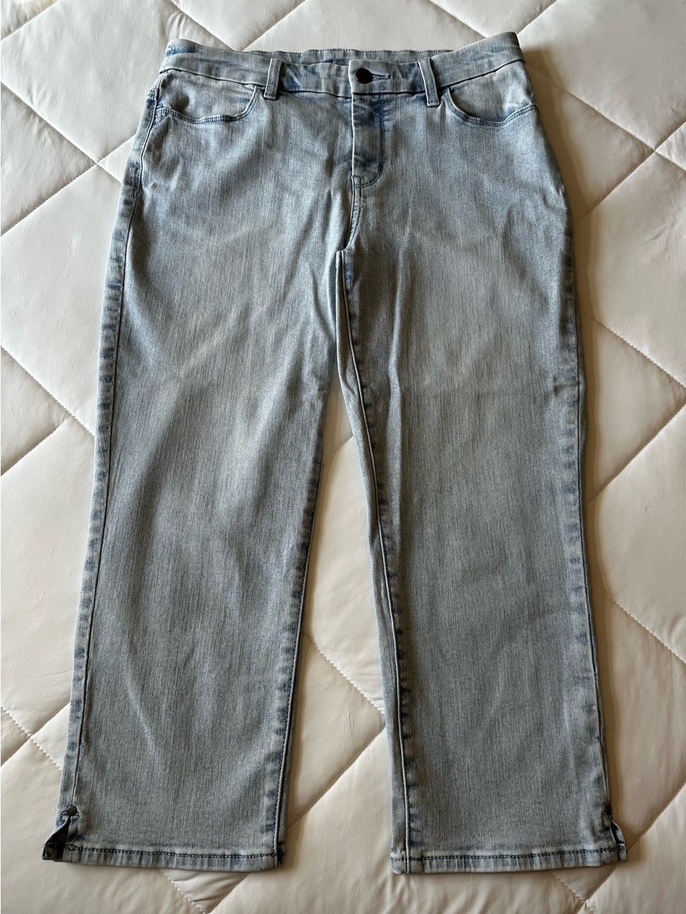 Chico's Women’s Light-wash icy blue denim Capris